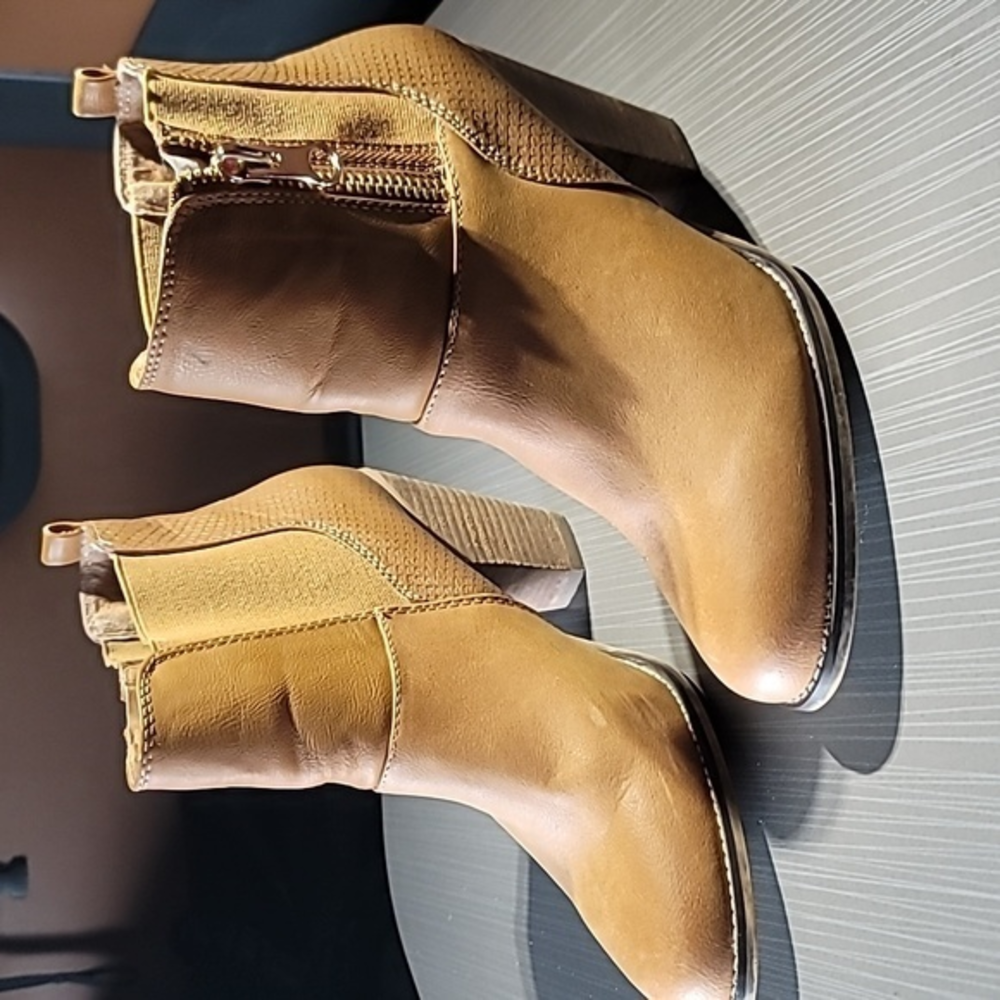 ALDO Light Brown‎ Stamped Snake Skin Pattern Leather Heeled Booties Women's 9